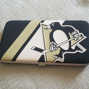 Penguin wallet